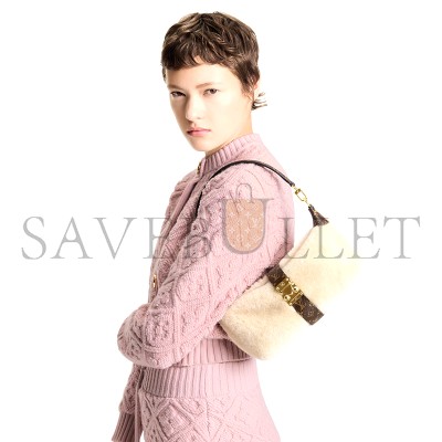 LOUIS VUITTON POCHETTE MIA M26245 (22*14.5*8cm)